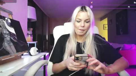 stage Kylie Sinner  brand CLITBAIT online show from June 2026 03:02:02 AM