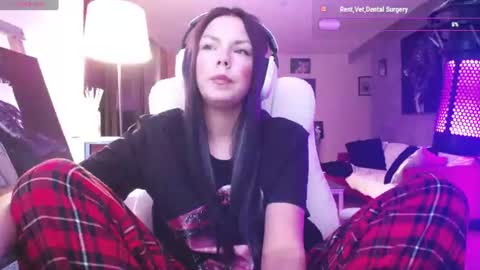 stage Kylie Sinner  brand CLITBAIT online show from June 2026 06:01:01 AM