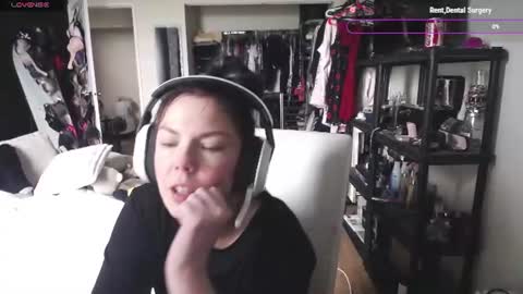 stage Kylie Sinner  brand CLITBAIT online show from June 2026 08:40:02 PM