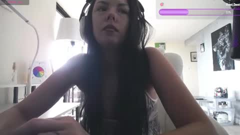 stage Kylie Sinner  brand CLITBAIT online show from July 2026 07:40:02 PM