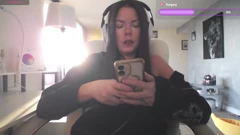 stage Kylie Sinner  brand CLITBAIT online show from July 2026 11:20:01 PM
