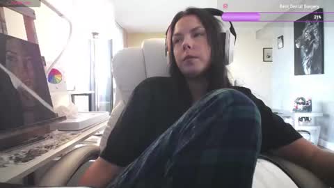 stage Kylie Sinner  brand CLITBAIT online show from July 2026 09:33:01 AM