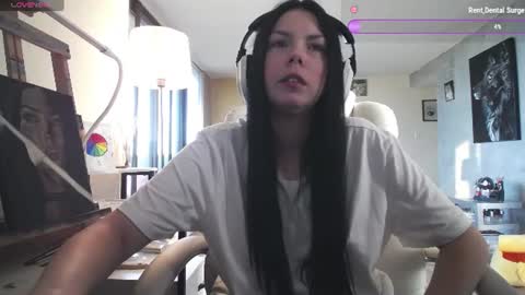 stage Kylie Sinner  brand CLITBAIT online show from July 2026 09:40:01 AM