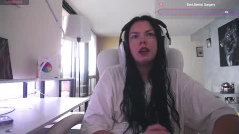 stage Kylie Sinner  brand CLITBAIT online show from July 2026 10:20:01 PM