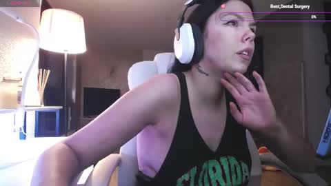 stage Kylie Sinner  brand CLITBAIT online show from August 2026 08:38:01 AM
