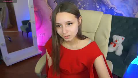 tinynataliee online show from April 2026 01:24:02 PM