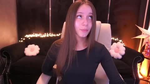 tinynataliee online show from April 2026 06:27:01 AM