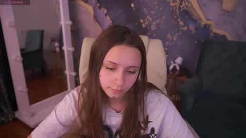 tinynataliee online show from May 2026 02:21:02 PM
