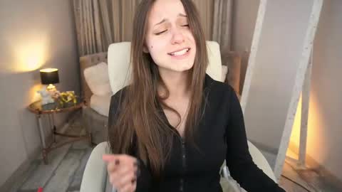 tinynataliee online show from May 2026 03:39:02 PM