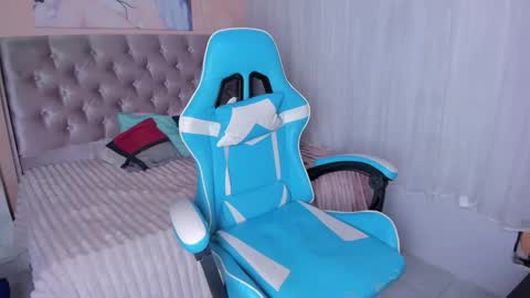 tinysophi online show from October 2025 08:53:02 PM