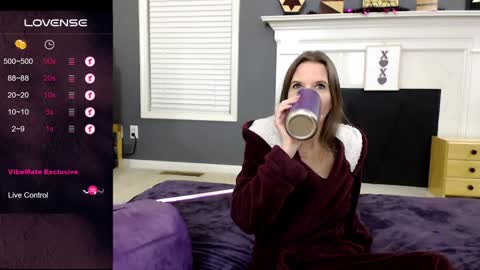 Snapshot of tinyvixxen chatting on January 2025 02:49:02 AM V - Read the bio please thanks. online show from January 2025 02:49:02 AM