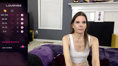 Snapshot of tinyvixxen chatting on January 2025 11:37:02 PM V - Read the bio please thanks. online show from January 2025 11:37:02 PM
