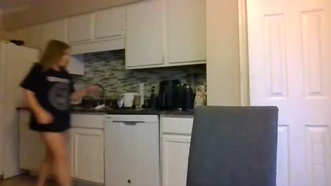 Snapshot of tinywithtiddies chatting on December 2025 01:31:01 PM tinywithtiddies online show from December 2025 01:31:01 PM