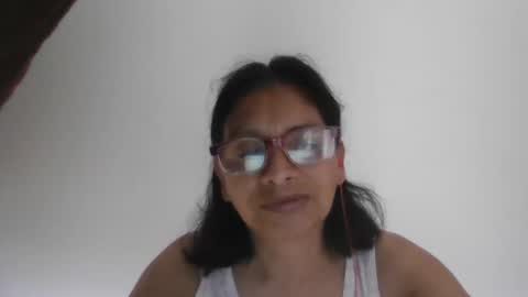 Ester online show from November 2025 04:01:02 PM