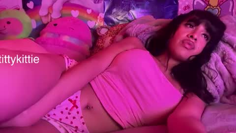 HOTTIE4U online show from January 2026 02:38:01 AM