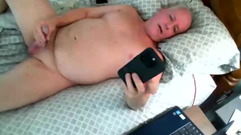 Snapshot of tj10564 chatting on December 2024 03:53:02 PM TeeJay online show from December 2024 03:53:02 PM