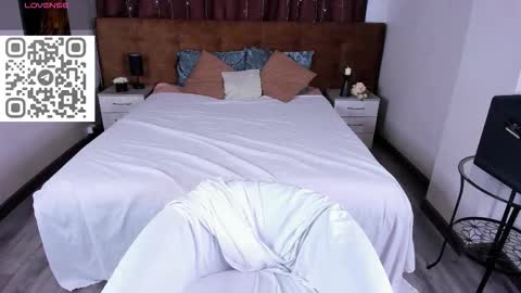 2 GMT Mo Tu We Th Fr 10am-4am online show from October 2025 11:13:01 PM