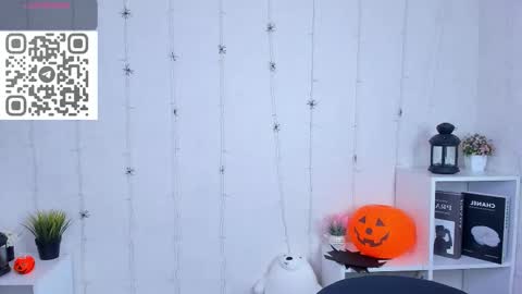 2 GMT Mo Tu We Th Fr 10am-4am online show from October 2025 10:10:02 PM