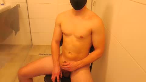 Snapshot of tobi_fit chatting on January 2025 02:36:01 PM Tobi online show from January 2025 02:36:01 PM