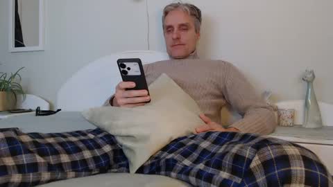 Daniel Bisexual uncut 20cm online show from December 2024 03:20:02 PM