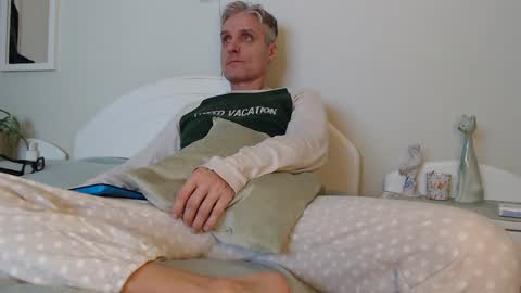 Daniel Bisexual uncut 20cm online show from February 2025 03:17:02 PM