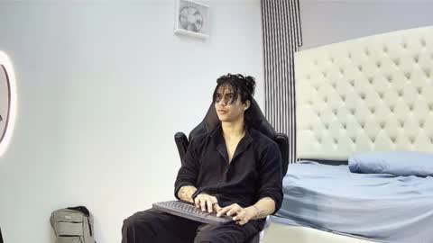 Snapshot of toji_lee chatting on November 2025 02:14:01 AM toji lee online show from November 2025 02:14:01 AM