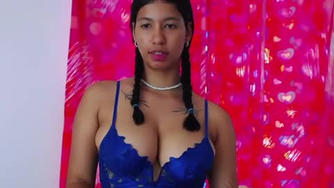 Adela y juan online show from December 2024 06:05:02 PM