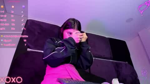 Snapshot of tokio_petit chatting on October 2025 04:48:01 AM Tokio online show from October 2025 04:48:01 AM