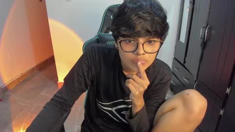 Snapshot of tokyo_uwu chatting on January 2025 01:28:01 AM sofi 3 online show from January 2025 01:28:01 AM