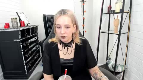 Snapshot of tollimoll chatting on December 2024 09:13:01 AM Tolli Moll online show from December 2024 09:13:01 AM