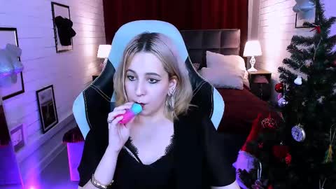 Snapshot of tollimoll chatting on December 2024 04:16:01 PM Tolli Moll online show from December 2024 04:16:01 PM