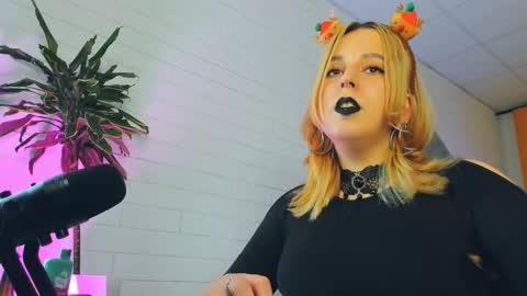 Snapshot of tollimoll chatting on December 2024 03:11:01 PM Tolli Moll online show from December 2024 03:11:01 PM