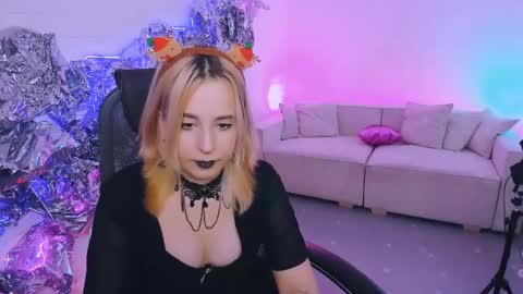 Snapshot of tollimoll chatting on December 2024 03:15:02 PM Tolli Moll online show from December 2024 03:15:02 PM