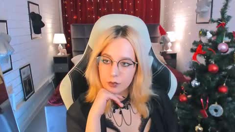 Snapshot of tollimoll chatting on December 2024 12:44:02 PM Tolli Moll online show from December 2024 12:44:02 PM