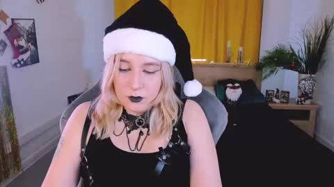 Snapshot of tollimoll chatting on December 2024 03:42:02 PM Tolli Moll online show from December 2024 03:42:02 PM