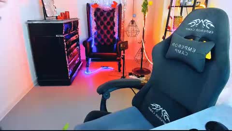 Snapshot of tollimoll chatting on December 2024 09:17:02 AM Tolli Moll online show from December 2024 09:17:02 AM