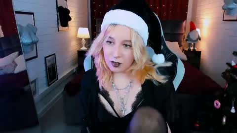 Snapshot of tollimoll chatting on December 2024 11:26:01 AM Tolli Moll online show from December 2024 11:26:01 AM