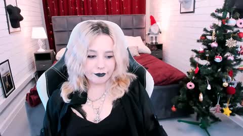 Snapshot of tollimoll chatting on January 2025 09:11:01 AM Tolli Moll online show from January 2025 09:11:01 AM