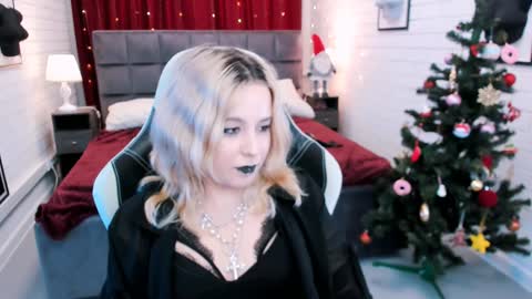 Snapshot of tollimoll chatting on January 2025 03:19:01 PM Tolli Moll online show from January 2025 03:19:01 PM