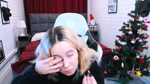 Snapshot of tollimoll chatting on January 2025 05:19:02 AM Tolli Moll online show from January 2025 05:19:02 AM