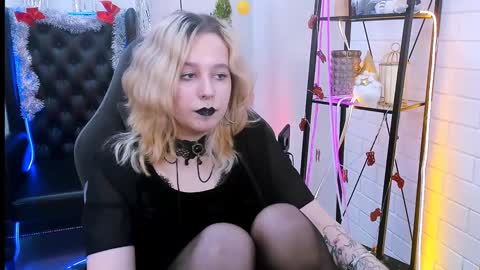 Snapshot of tollimoll chatting on January 2025 11:14:01 AM Tolli Moll online show from January 2025 11:14:01 AM