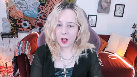 Snapshot of tollimoll chatting on January 2025 05:12:02 AM Tolli Moll online show from January 2025 05:12:02 AM