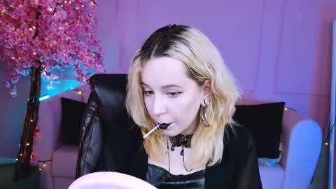 Snapshot of tollimoll chatting on January 2025 11:53:01 AM Tolli Moll online show from January 2025 11:53:01 AM