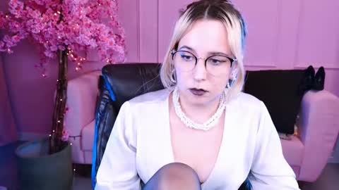 Snapshot of tollimoll chatting on January 2025 08:20:01 AM Tolli Moll online show from January 2025 08:20:01 AM