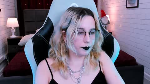 Snapshot of tollimoll chatting on January 2025 11:24:01 AM Tolli Moll online show from January 2025 11:24:01 AM