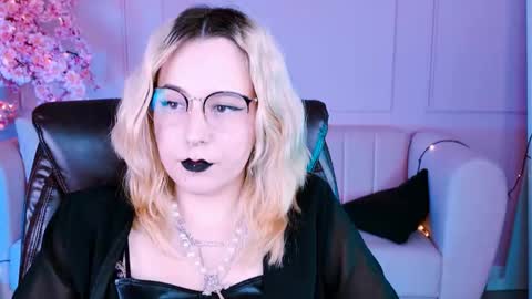 Snapshot of tollimoll chatting on January 2025 11:45:02 AM Tolli Moll online show from January 2025 11:45:02 AM