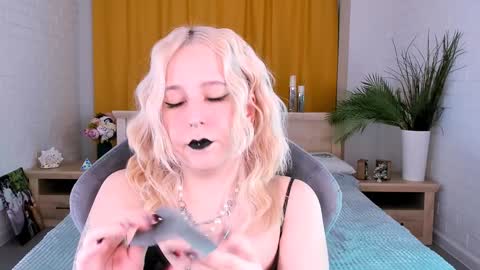 Snapshot of tollimoll chatting on February 2025 06:08:01 AM Tolli Moll online show from February 2025 06:08:01 AM