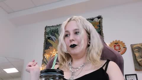 Snapshot of tollimoll chatting on February 2025 05:54:02 PM Tolli Moll online show from February 2025 05:54:02 PM