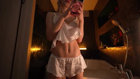 Snapshot of tollysage chatting on November 2025 08:21:01 PM Sage. TG channel online show from November 2025 08:21:01 PM