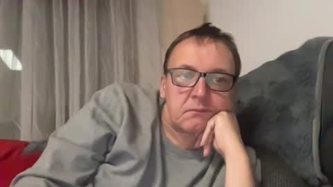 Snapshot of tom6644 chatting on November 2025 03:57:02 PM Tom online show from November 2025 03:57:02 PM